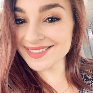 Meet your Posher, Rebekah